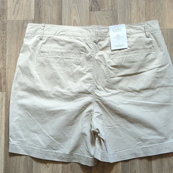 NWT Women's Size 16 Mid Rise Shorts by Croft and Barrow - Picture 3 of 7